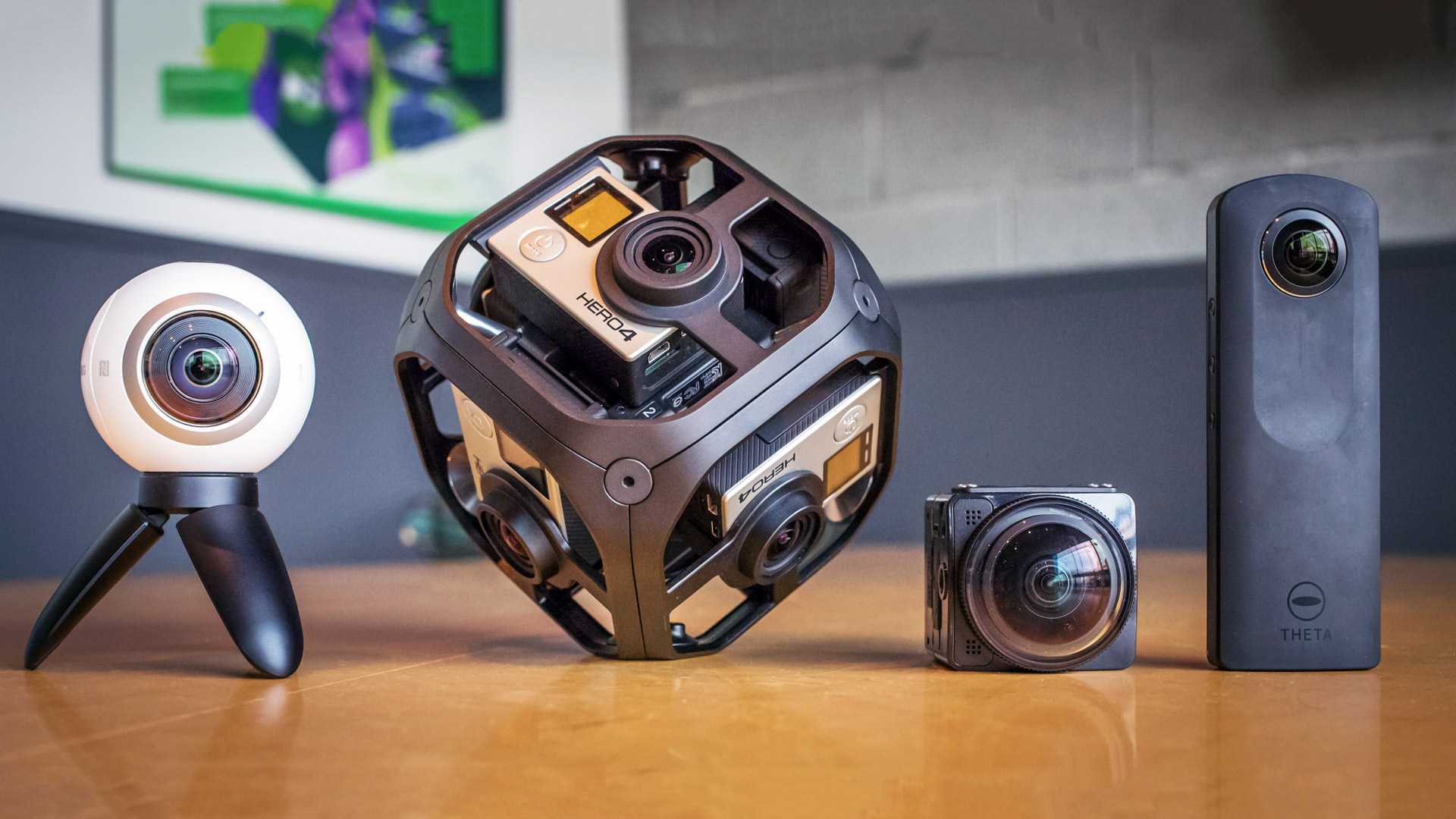 LG 360 Cam представляет собой миниатюрную вебкамера с очень необычными возможностями Устройство позволяет снимать видео 360 градусов